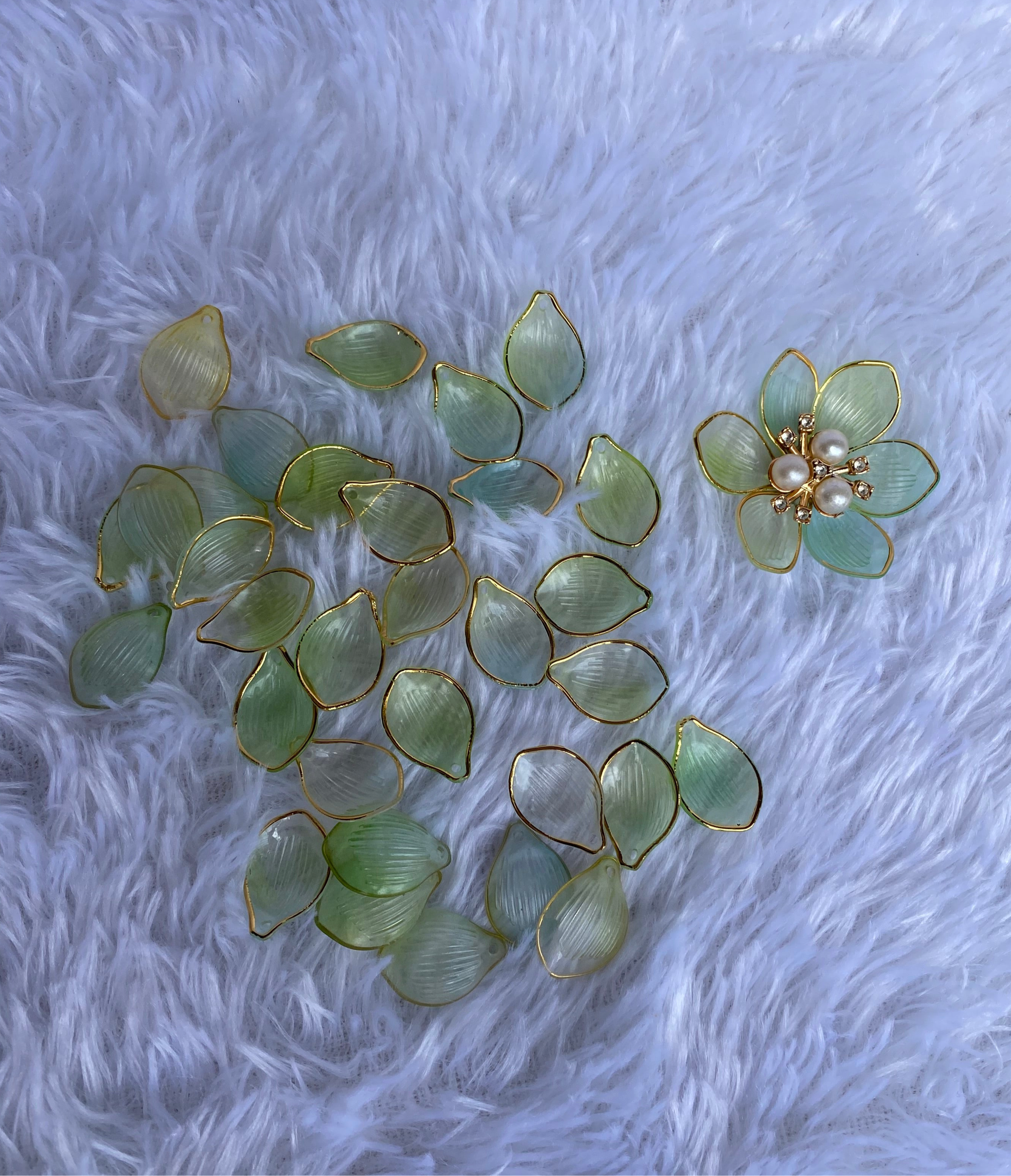 Flower Petal  Pista green