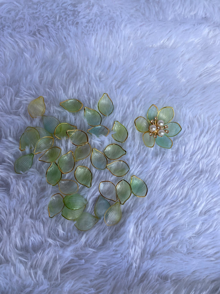 Flower Petal  Pista green