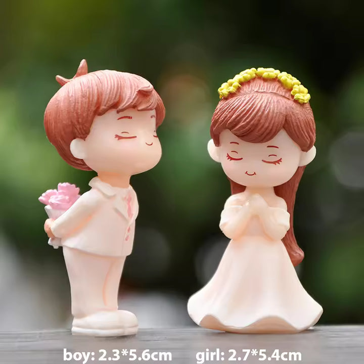 2Pcs Lovely Couple Miniatures