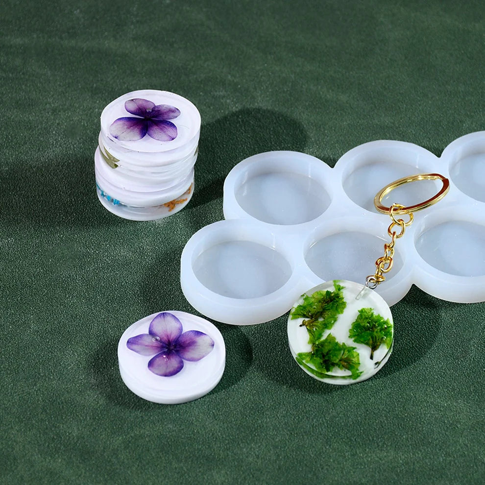 8 Cavity Round Keychain & Pendant Mould